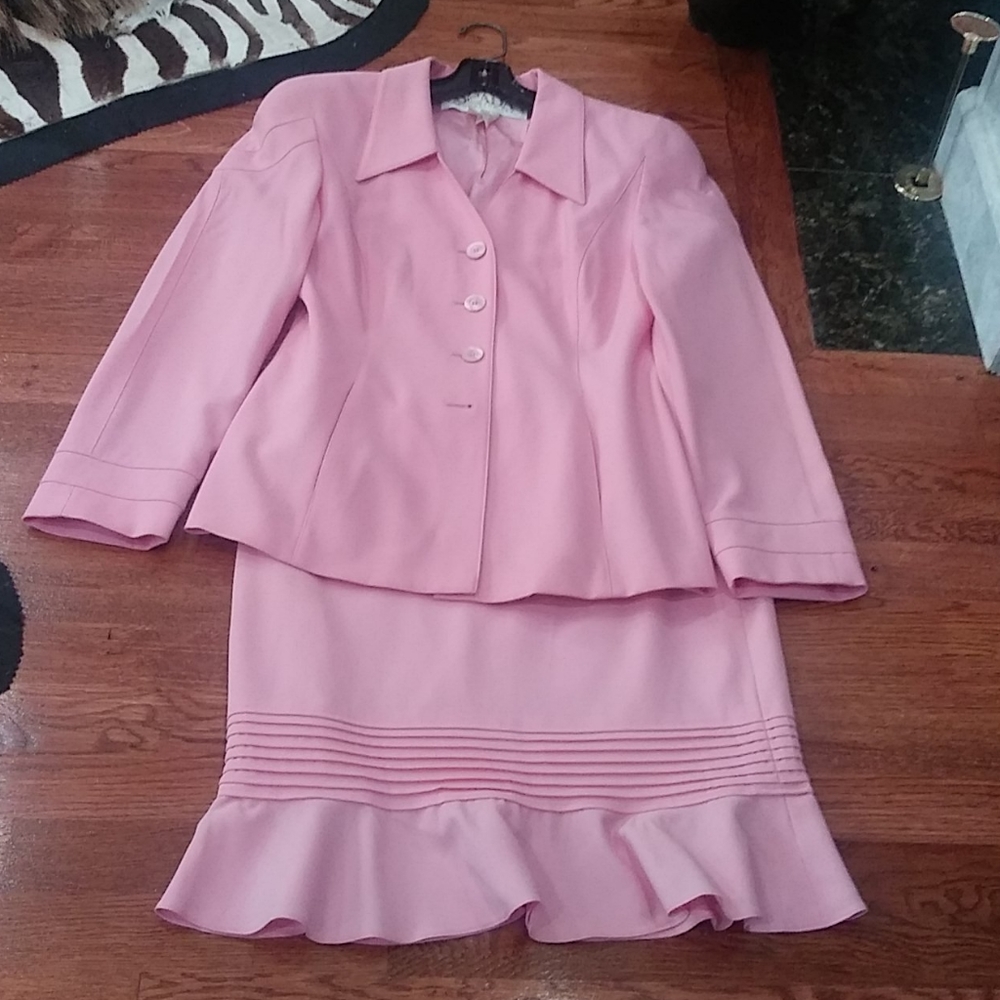 Escada pink suit vtg